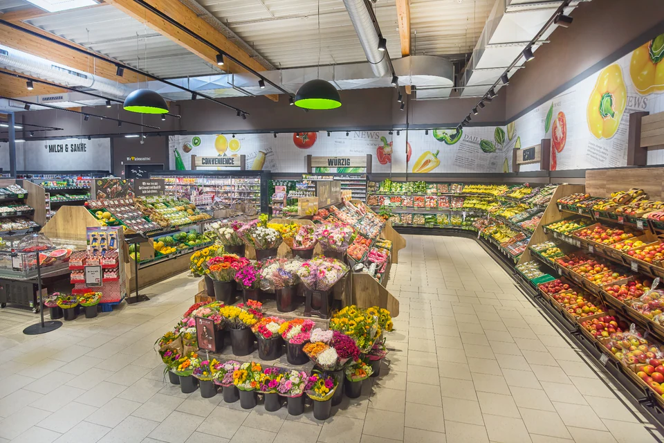 Frisches Obst und Gemüse in der Auslage